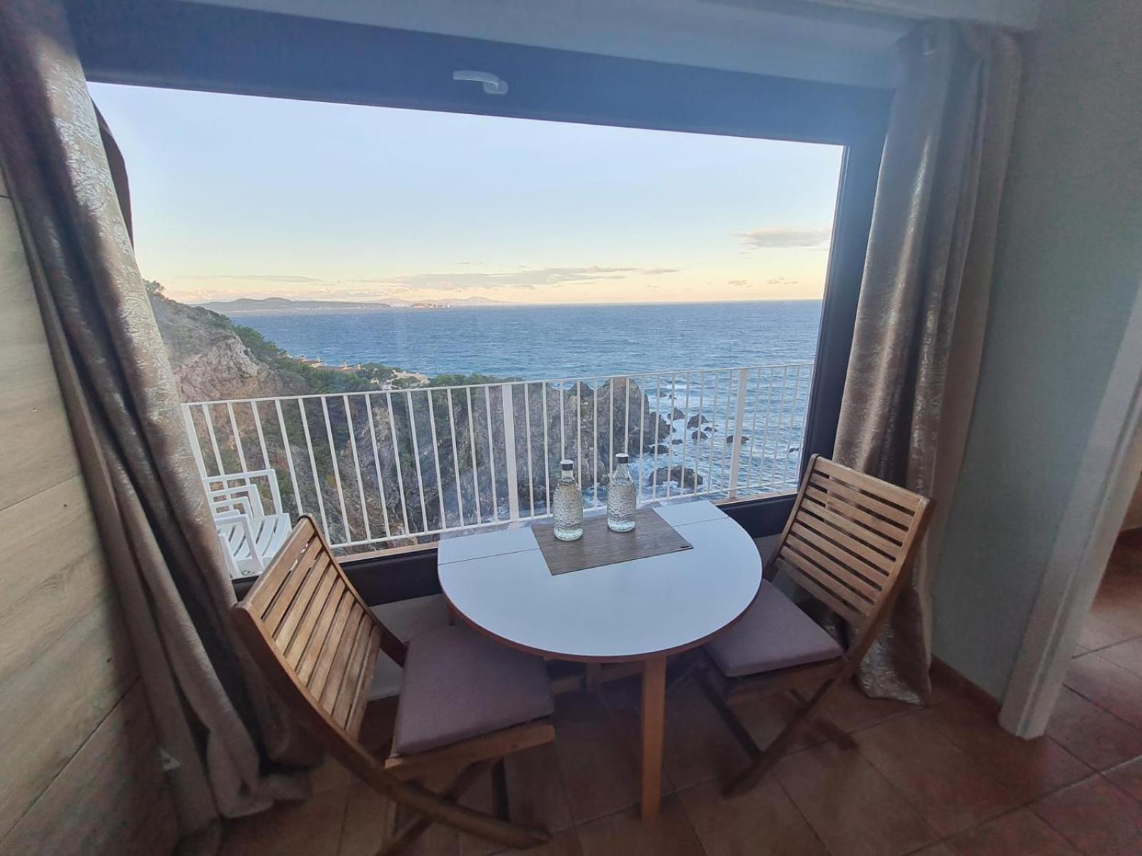 Capsasalbegur74 Terraza Sobre Mar Piscina Del Mar 아파트 외부 사진